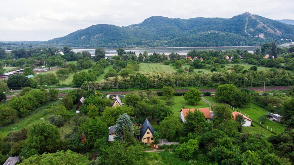 Bringás Vityilló - Nagymaros madártávlatból
Danubebend dogfriendly guesthouse 
Dunakanyar
